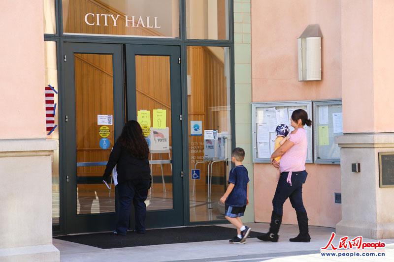 �����x��һ���˲�����ݹ�����ĳ���ɽ���������d��(n��i)�M(j��n)��ͶƱ������W(w��ng)ӛ������ �z