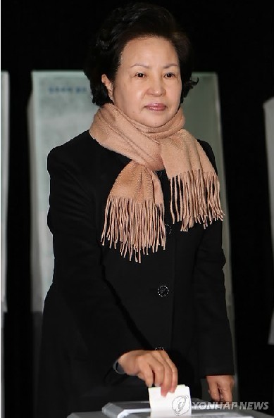 nѹǰy(tng)RCzי(qun)Ůʿڽnrg8cңrg7cͶƱվͶƱDƬԴn(lin)磩