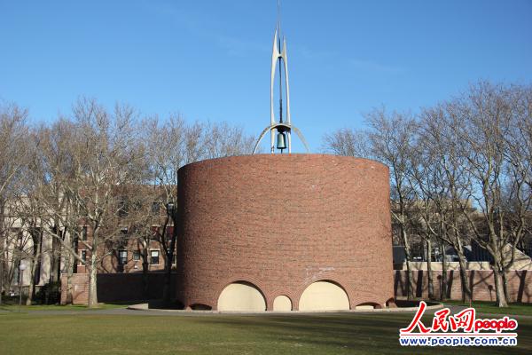 1955����ɵ�MITУ�@��������MITУ�@��(n��i)�L(zh��ng)�ڻ��S��30����(g��)�ڽ̈F(tu��n)�w��