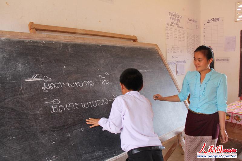 Їˮ(du)⹫˾Ԯϓf߅ЌW(xu)У(ni)һλϓŮ̎nĔz(bo)ӛ꣩