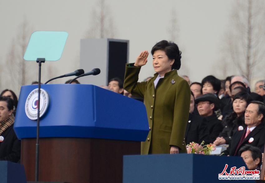 ���Ȼ��ھ���Y�Ͼ��Y �zӰӛ�ߣ��O���|