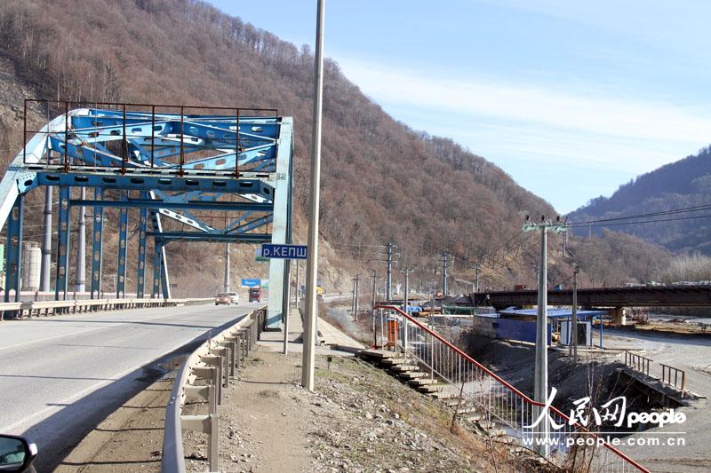  ڽO(sh)еĻF··ͨɾһ· 