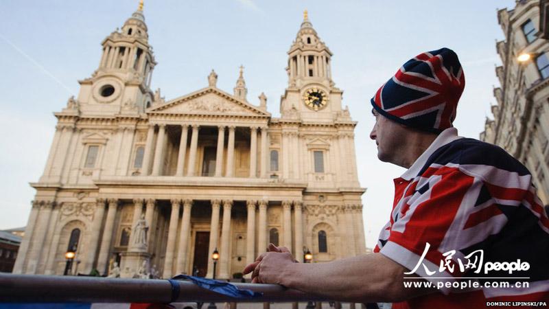 ܶǰһ́(li)ʥ_͞ռ(j)һ(g)ܿY^(gu)̵λ