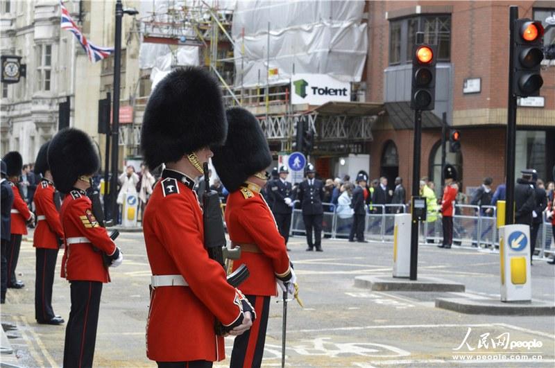 417Ӣ(gu)ǰРY x(du) zӰ