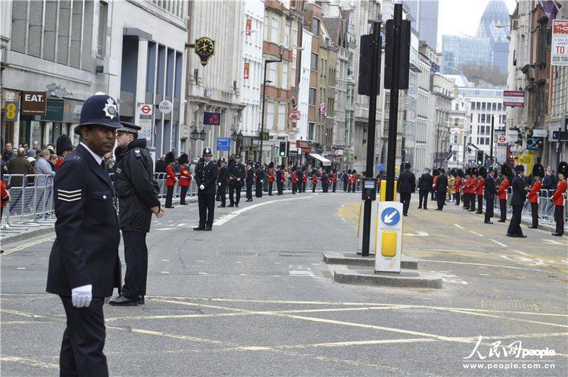 417Ӣ(gu)ǰРY x(du) zӰ 