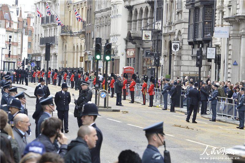 417Ӣ(gu)ǰРY x(du) zӰ