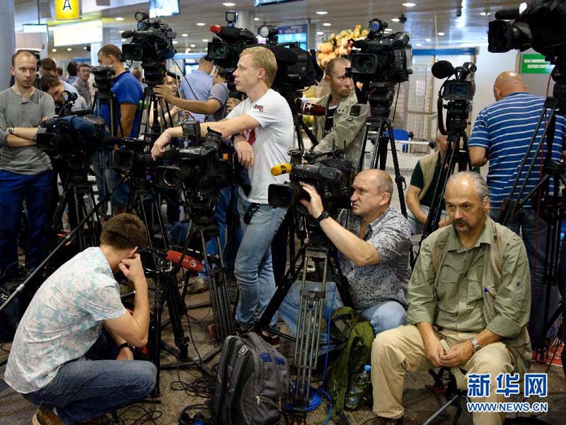 712գĪ˹x÷֙C(j)FվǾۼ׷ۙ˹ZǵӛĪ˹x÷֙C(j)̎12CԓC(j)D(zhun)^(q)˹Zǌڮ(dng)c_˹͇H˙(qun)MԼ֪ɎAӛ߽˼tz