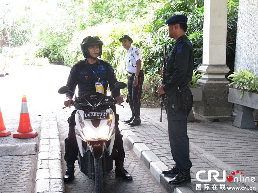 D˴APECϵЕ(hu)h(hu)(chng)֮һuŬ_߶ɼم^(q)ȫr