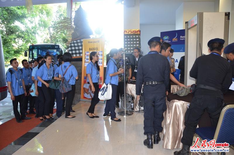 һ(du)W(xu)־ԸڽܰzzӰW(wng) ͤ