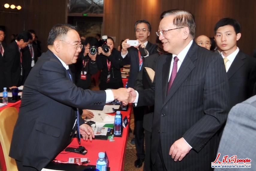 1026_(ki)ĻĵھŌñ-|Փǰ(gu)(w)ίTѺÅf(xi)(hu)(hu)L(zhng)ƼcձvAʹľ²ˣzӰ 