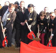 (gu)ښW˵ĵĴQ(mo)׻      (j)ҺP(gun)y(tng)Ӌ(j)2012зp߅Q(mo)~510.2|Ԫͬ½2%ҷ269|Ԫͬ½10.3%M(jn)241.2|ԪͬL(zhng)9.3%20131-9зp߅Q(mo)~371.4|Ԫͬ½3.7%,ҷ198.0|Ԫͬ½2.8%M(jn)173.4|Ԫͬ½4.6%    AͶYҪԴ܇pʳƷI(lng)󲿷֞a(chn)I(y)20138µף(gu)AͶY(xing)Ŀ4577(g)(sh)HͶY~127.7|Ԫ20131-8(gu)A(sh)HͶY6|WԪͬL(zhng)33.3%Ŀǰ҇(gu)ڷ(gu)O(sh)ǽI(y)166ͶY38|Ԫ 