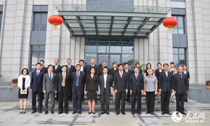 ֵR´(li)R֮Hλڰ׌aϵʹ^֔(jn)Ї(gu)vصʹ^ȫw^Tbףȫ(gu)옷(l)RףԸ?jng)?gu)ӷsʢҲ˙C(j)(hu)ף҂ļ˺H´옷(l)