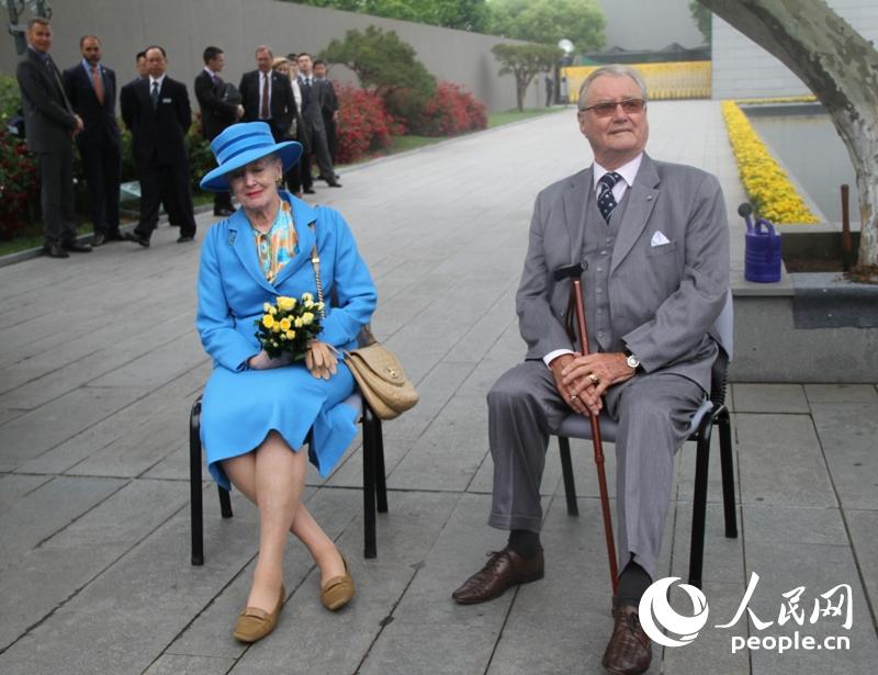 ŮضHϾo(j)^xǰDƬɵvAʹ^ṩ