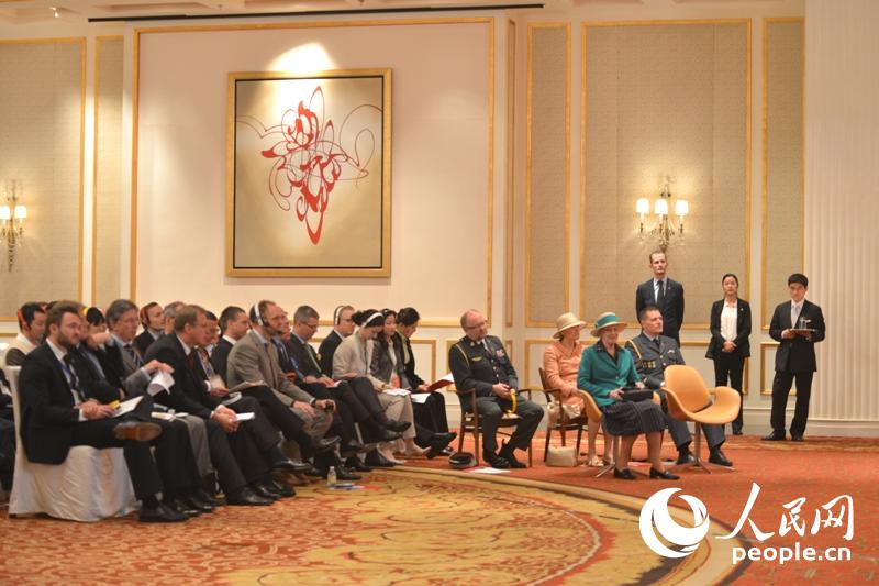 ŮһЅӵЇ(chung)cͶYՓzӰ䣩