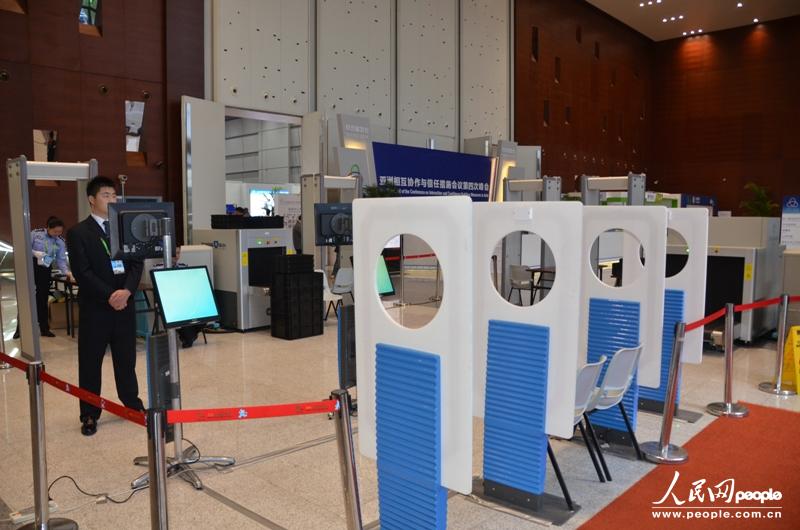 İz(yn)z^(q)O(sh)̎M(jn)аȫzC(yn)