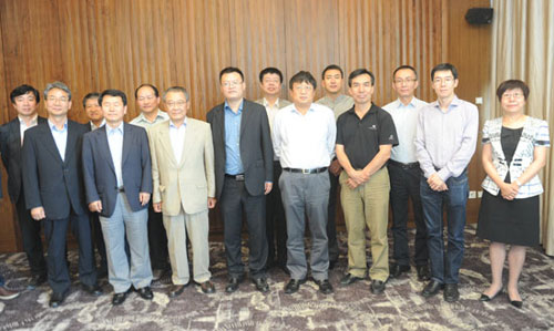 首屆中韓網(wǎng)絡(luò)意見領(lǐng)袖圓桌會(huì)在京舉行(圖)