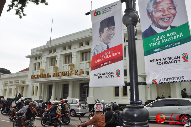 D骚BT@ɫС120vʷֻǚWֳߵľ㘷1955һ΁Ǖh_ĻǰϦrӡῂy(tng)KZʽ骚B1980B_ٞ遆Ǖho^ѳɞӡMАۇxҪfѩ z