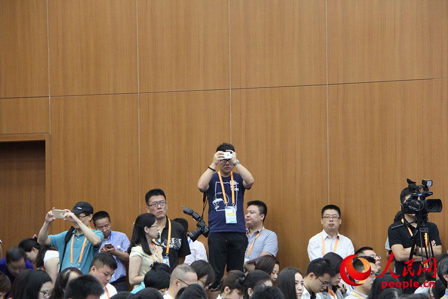 zӰӛĔz Sl(f)t z