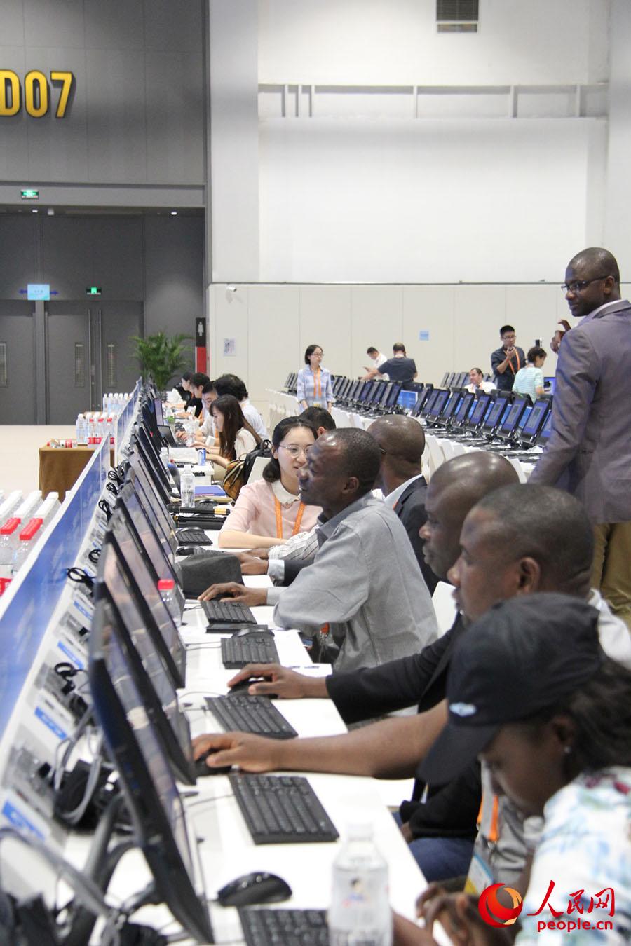 (gu)ӛG20(hu)Ĺ  Sl(f)tz