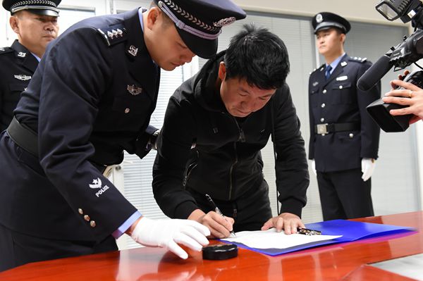 1112뷴f(xi){(dio)СMH׷׷Ekҽy(tng)If(xi){(dio)£(jng)Їmɇ(zh)TкӺ15֮õZ؇Ͷo(j)ίO(jin)첿W(wng)վ t z