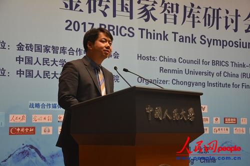 中國(guó)人民大學(xué)重陽(yáng)金融研究院執(zhí)行院長(zhǎng)王文 劉亞潔攝
