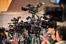 Ї(gu)l(f)չM(jn)ď(qing)} (gu)ӛߟP(gun)עʮŴЇ(gu)a(chn)hʮŴȫ(gu)(hu)_(ki)ڼ5һεʢ(hu)(li)ҕ^Ї(gu)l(f)չѴ(gu)ӛ߼(li)