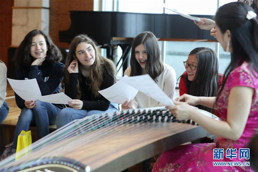 201755Їv~sI(lng)^eеġ֪Ї(dng)УһώW(xu)չʾŹ~