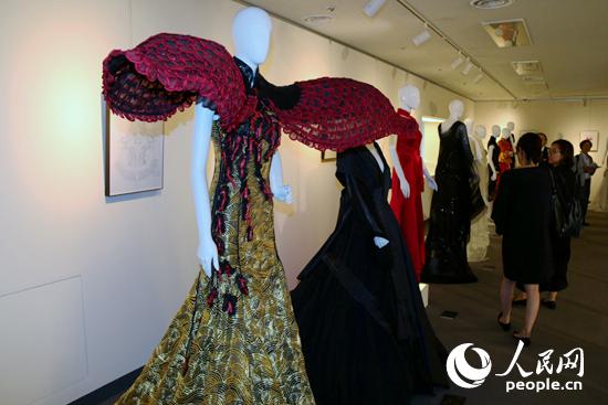 展出的時裝(許永新 攝)