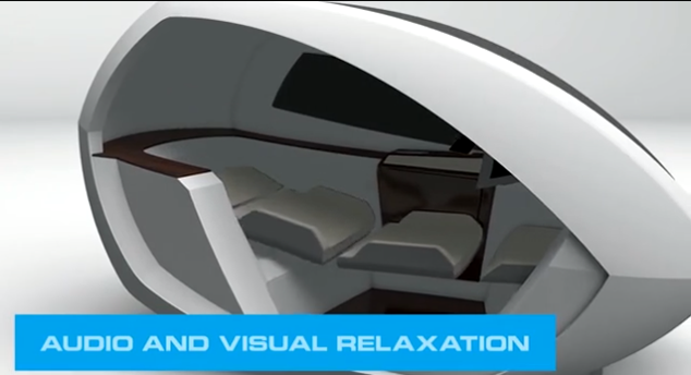 艙內(nèi)的座椅轉(zhuǎn)換成床。