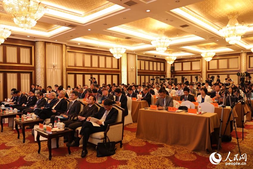 P(yng)lsѺúo(j)պƽѺ×lsY(ji)40(gu)Hӑ(hu)F(xin)(chng) ZÔzӰ