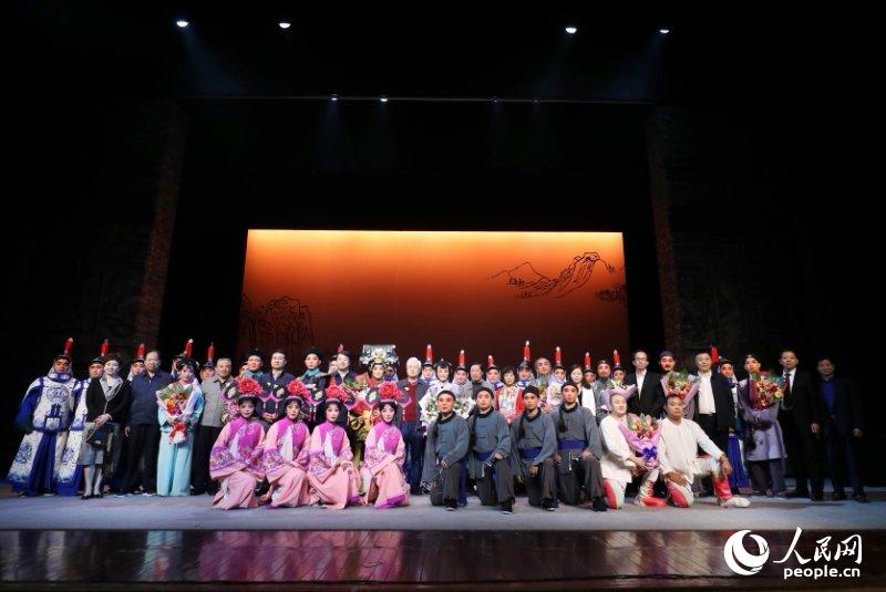 10��2�ա�3�����¾���ǻ�vʷ�����P(gu��n)�Е��¡��ڱ��������Ļ��m��Ժ�M(j��n)�Еx���R��(b��o)�ݳ�