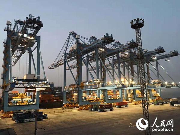 201610ږ|eеĵʮһn(jng)Q(mo)L(hu)hЇ̄(w)h֧طg_չ(w)(sh)ˌunط(jng)(j)ʾСh}cnM(jn)˶෽ӑՓDuۼbȫԄ(dng)λM(jn)ПoI(y)