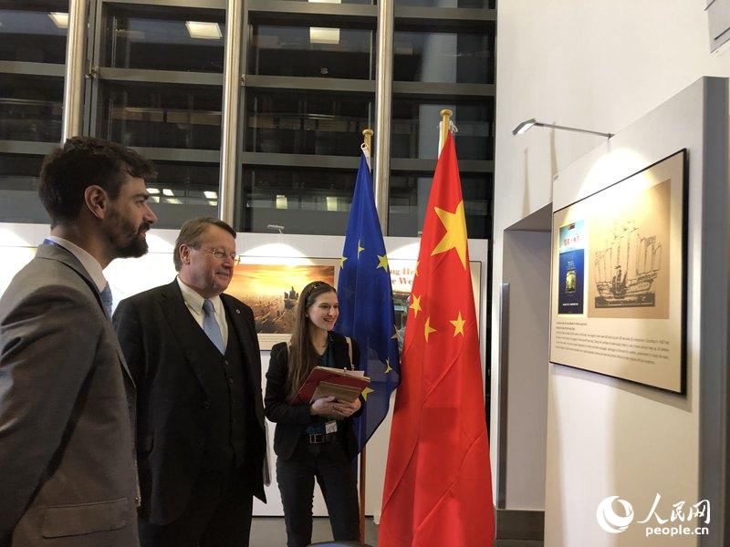 DƬչF(xin)(chng)ӛ߷ܰz