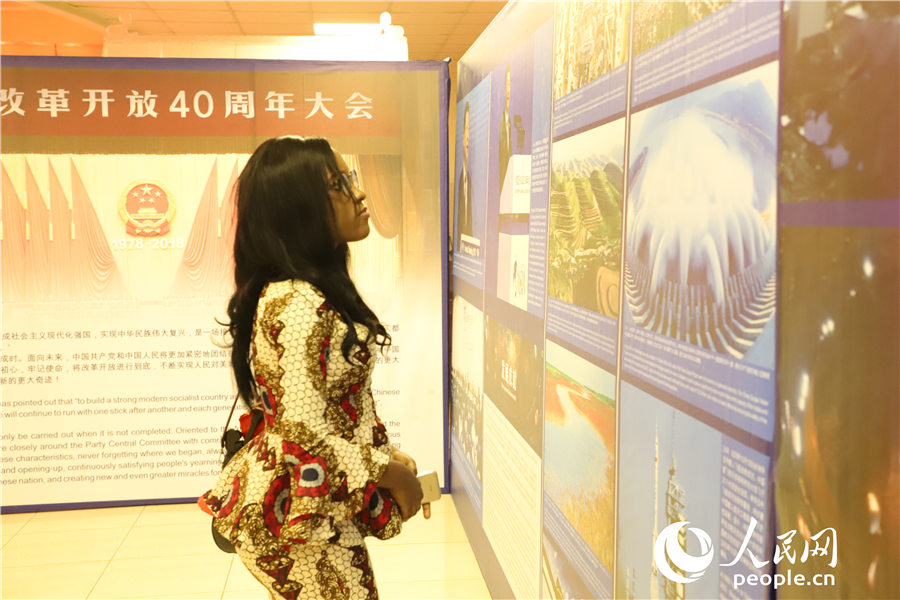 ޽(jng)(j)оġWŮʿJ(rn)^ĸ_(ki)40DƬչ z