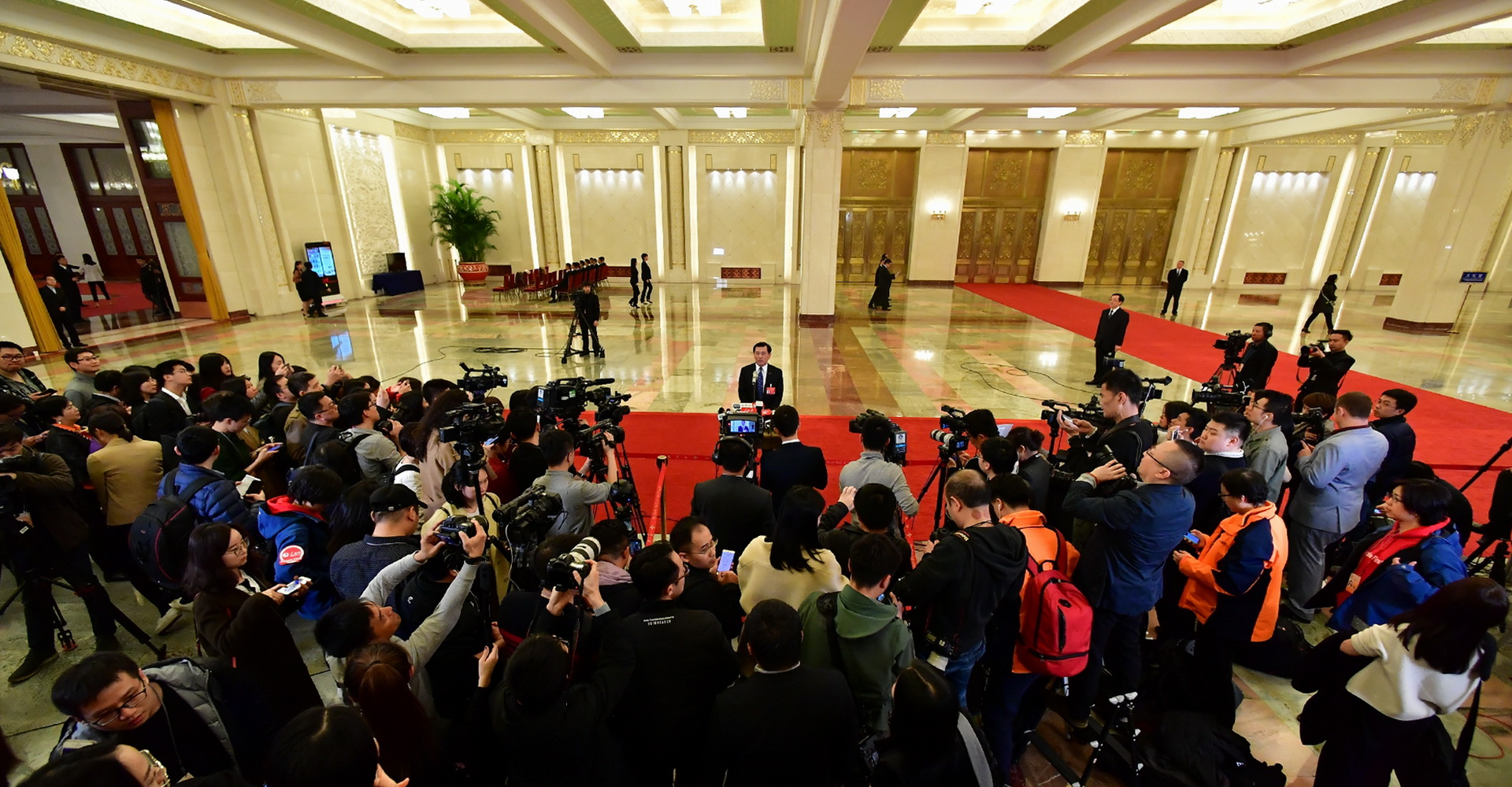 2019ɕ(hu)׈Lͨ                    33ȫf(xi)ʮöΕ(hu)h_Ļ(hu)Y(ji)2019ȫɕ(hu)Lͨ(hu)ʽ_L@ֱc(din)ؑ(yng)P(gun)