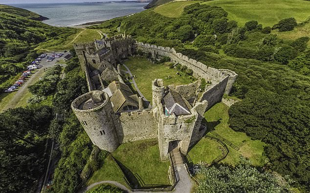 ߅ZȠǱManorbier Castle