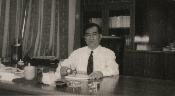 資料圖:李家忠大使在辦公室