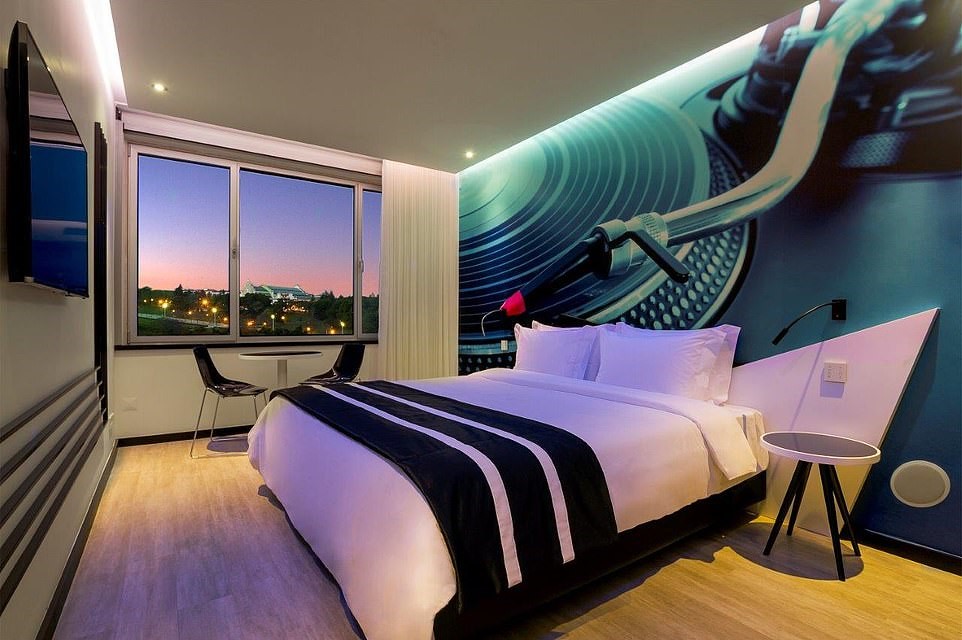 HF Fnix Musicd}ķgϒĳƬCȸNӵıڮ