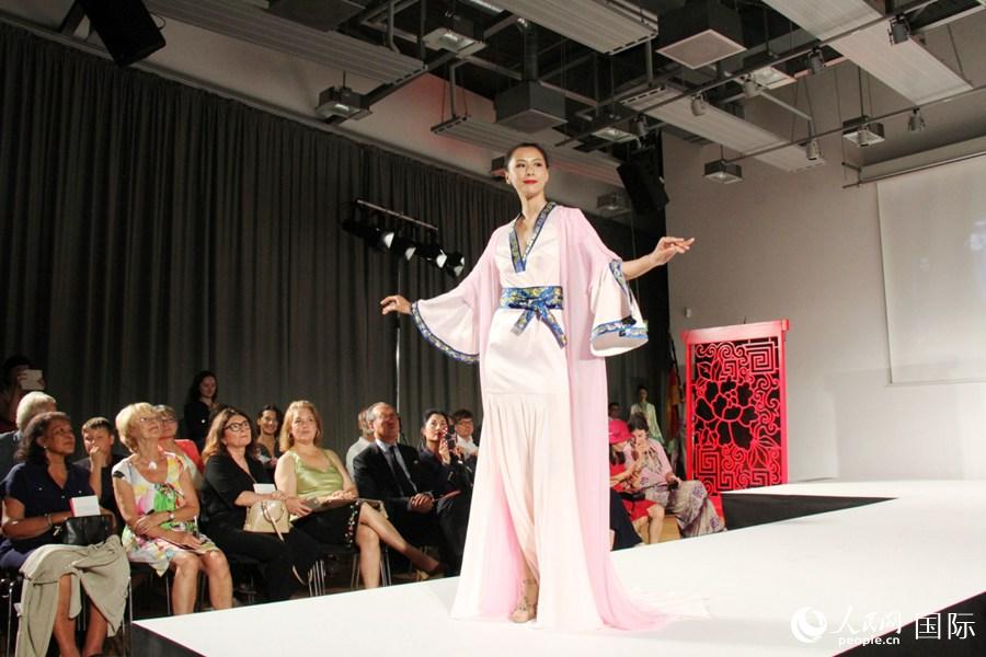 z·ӳЇrbˇg(sh)Ʒչڰ_Ļ3