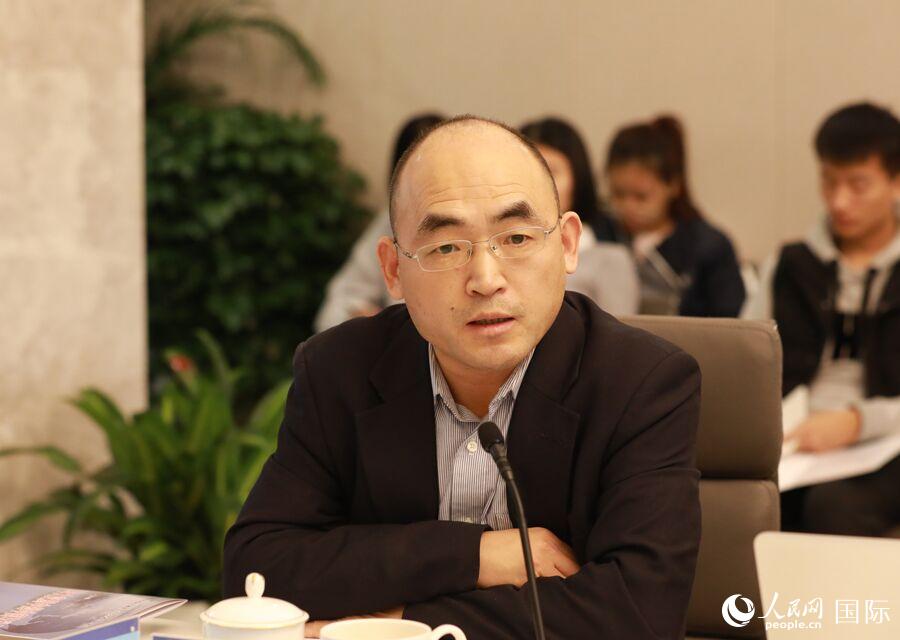 ȫcHMоLоT  Z z