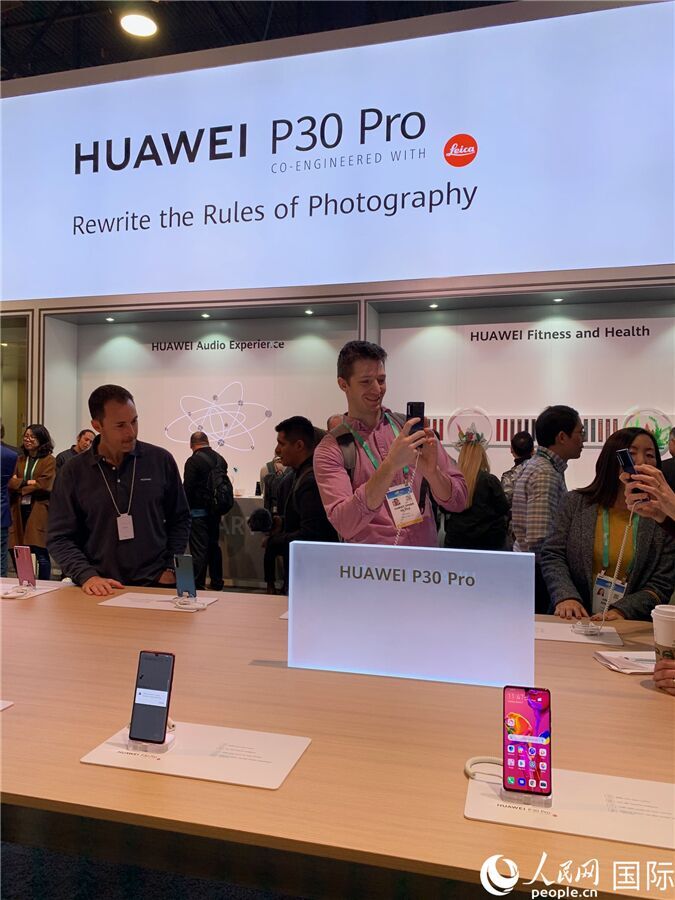 ���H���M(f��i)���չ����˹�S��˹�_Ļ��5��