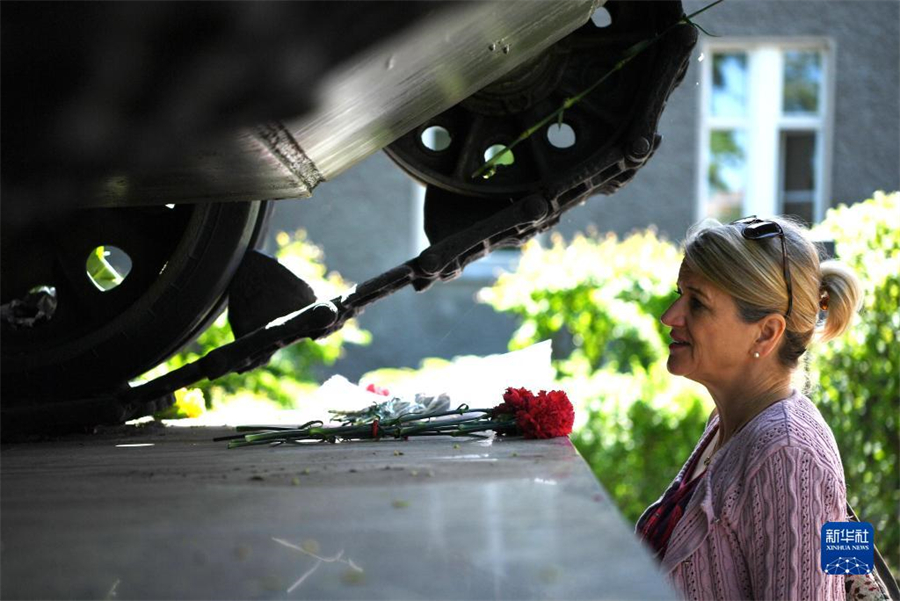 58ڵ(gu)׶ֵĵ¶^һŮһvչ[̹ǰI(xin)Aӛ iw z