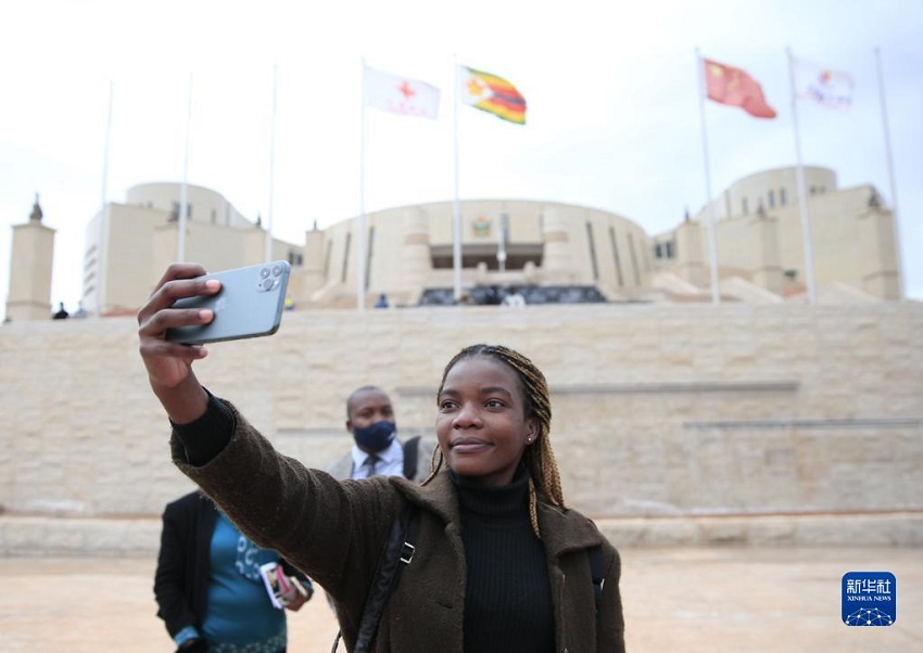 629ڽͲfhյɽ³һŮhBǰӰ