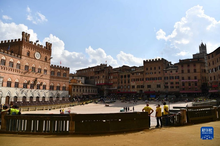 815aҮ{ҰV(zhn)M(jn)ِR(ji)