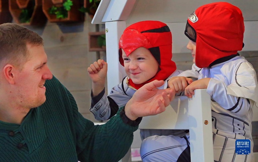 1015ڰ׶_˹˹ˣһ(du)p̥ͼL(zhng)ڻ(dng)ґ