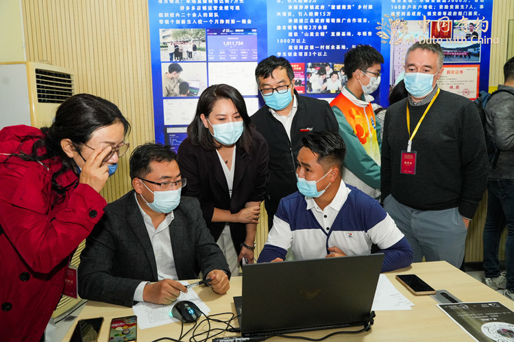 xI(y)g(sh)W(xu)ԺW(xu)ӛ߽Bֱ_(sh)(j)(jng)(chung)Έ؛100fԪļѿЇՈW(wng)D