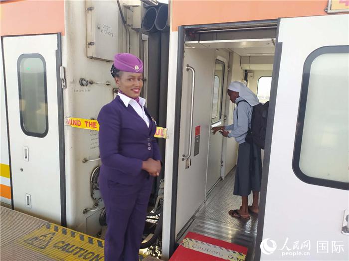 Ƀ(ni)F·һλ܇TڵȺÿ܇W(wng)ӛ Sєz