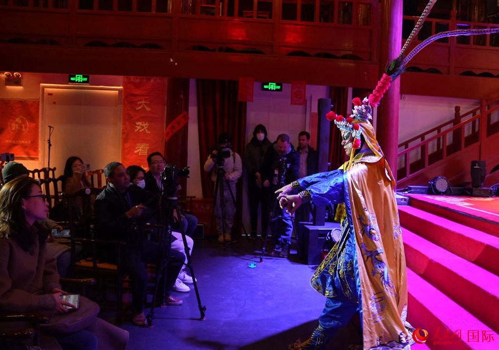 228ϕ^(ni)׃Ę_cӛ߂W(wng)ӛ h(hun)z