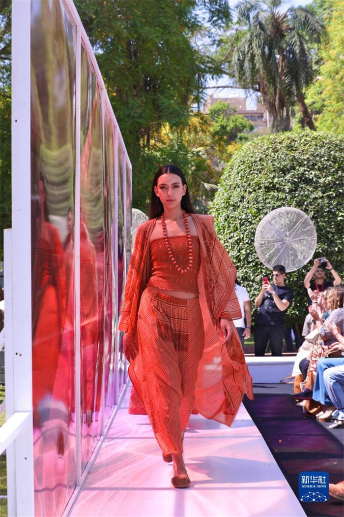 513ڰ__ģڰr(sh)bչʾbƷAl(f)¡(k)زz