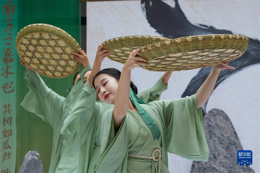 68RЇ(gu)Ļڡ¡ż(dng)M(jn)бǰ¡ż(dng)Rɭȇ(gu)eСAӛ ϶ z